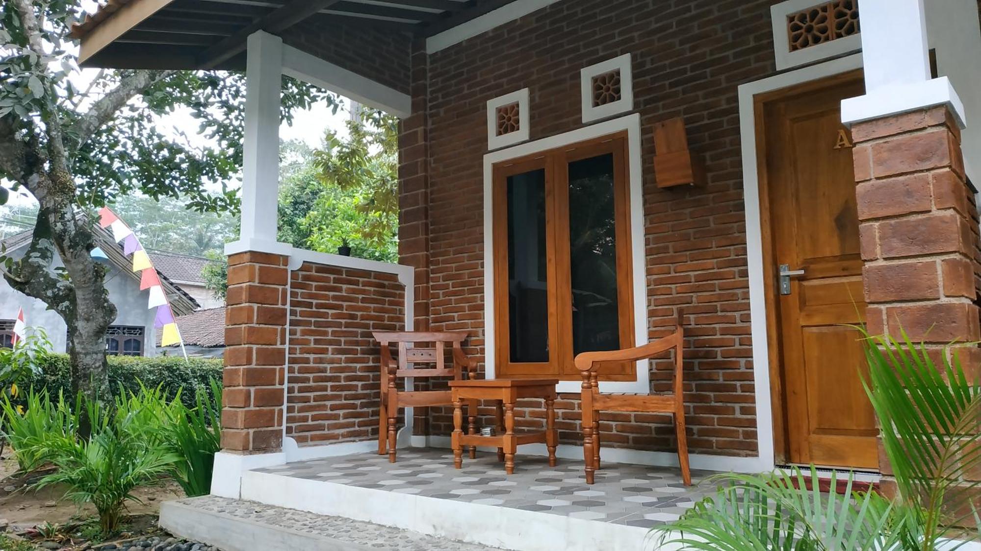 Genthong Homestay Magelang Extérieur photo